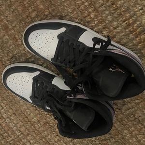 Air Jordan 1 Mid SE